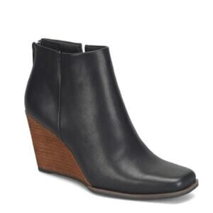 Korks by Kork-Ease Oliana Wedge Boots 9.5 Black NWOT Ankle Booties